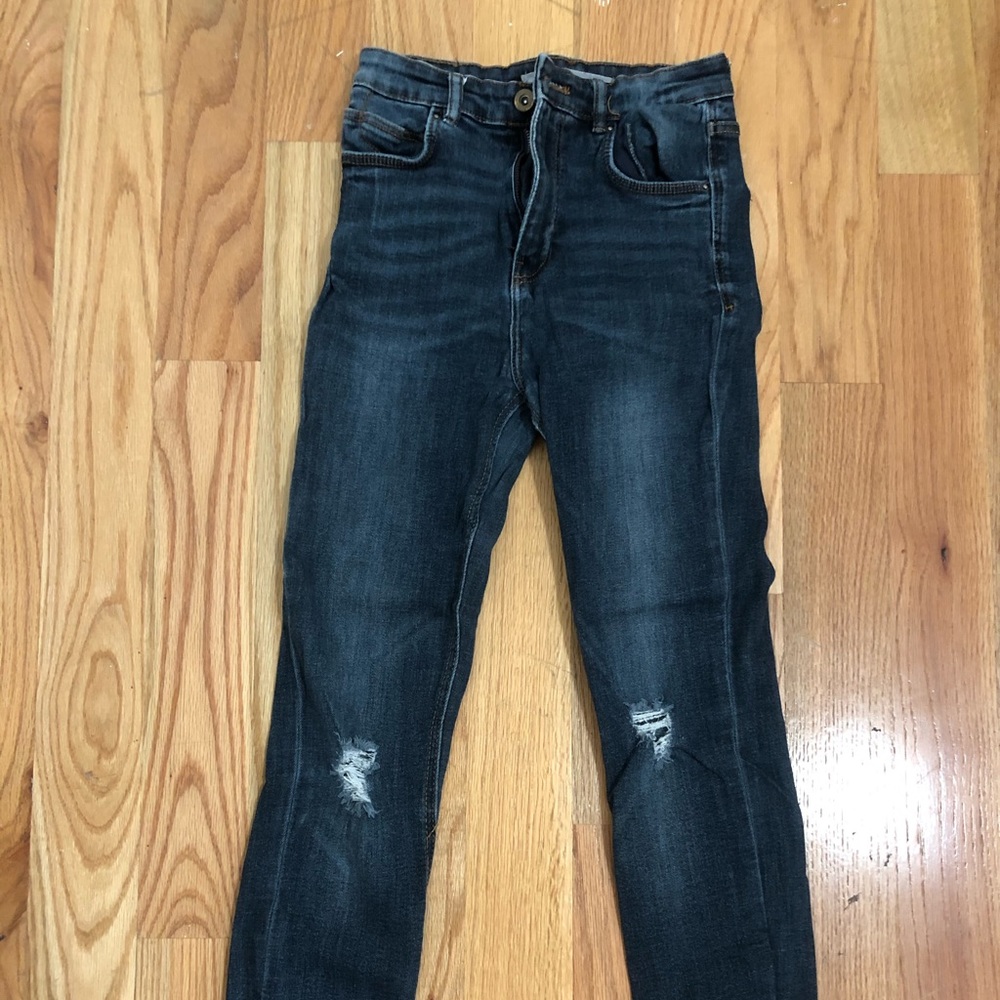 high Waisted Zara Jeans with Cut off Buttoms